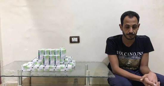 صور.. القبض على شخص بحوزته 5800 قرص مخدر داخل سيارة فى الشرقية 
