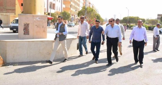 محافظ سوهاج يشدد على رفع المخلفات والقمامة وإزالة التعديات بحى الكوثر