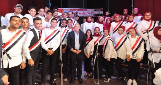 صور.. محافظ بورسعيد : احتفالية "لا للتطرف لا للإرهاب" دليل على نضج الطلاب