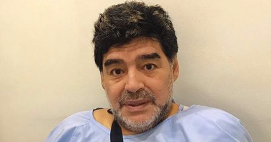 مارادونا يخضع لعملية جراحية فى الكتف