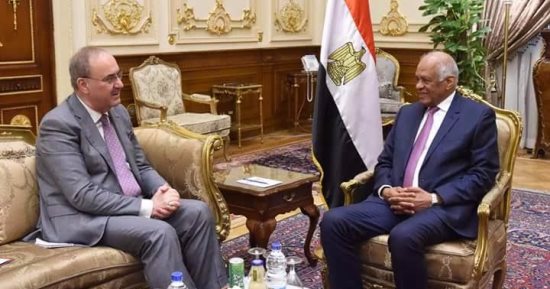 السفير العراقى يهنئ رئيس البرلمان بنجاح مصر فى تنظيم منتدى شباب العالم