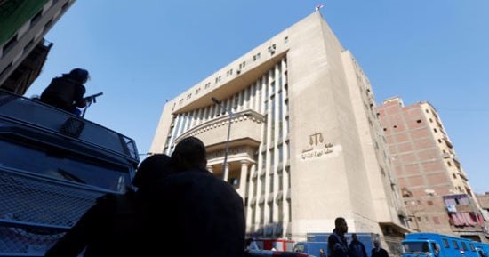 المؤبد لعربجى قتل ربة منزل بالإسكندرية لمحاولته سرقة مبلغ مالى من شقتها