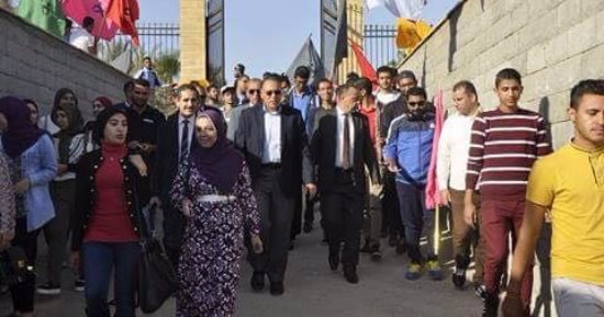 رئيس جامعة قناة السويس يتفقد نفق المشاة و يفتتح بوابة عثمان للمشاة