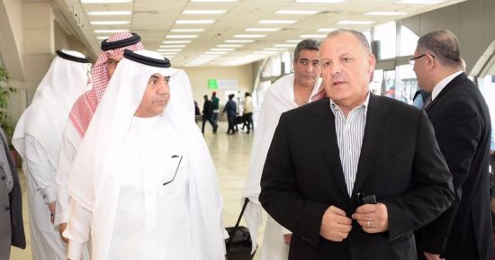 بالصور.. أبو ريدة يلتقى بعثة المنتخب الوطنى فى السعودية