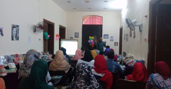 صور وفيديو.. "كافيه القراءة ومكتبة للاستعارة" أحدث إبداعات شباب قنا الثقافية
