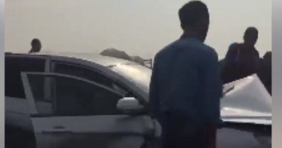 بالفيديو.. حادث تصادم 24 سيارة بطريق شبرا بنها الحر بسبب الشبورة