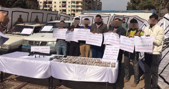 ضبط المتهمين في واقعة سطو مسلح على سيارة نقل واستعادة 679 ألف جنيه