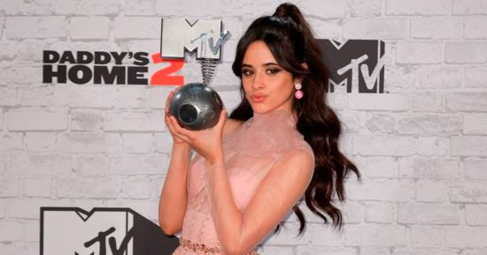 صور.. إمينيم أفضل مغنى هيب هوب بحفل جوائز الموسيقى الأوروبية mtv