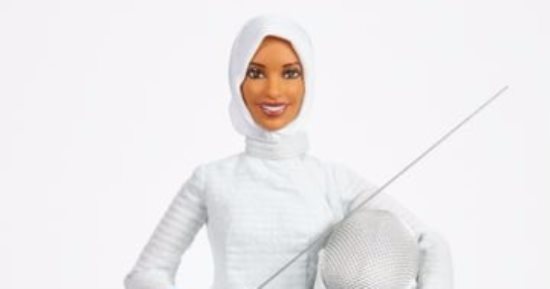لأول مرة باربى محجبة تجسد الأمريكية ابتهاج محمد بطلة المبارزة
