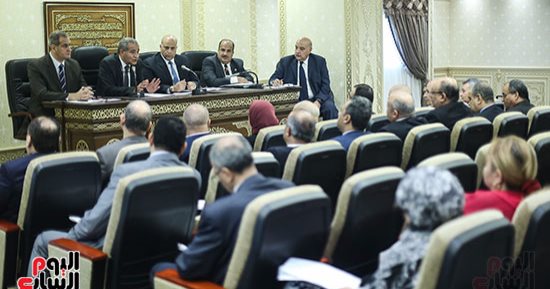وزير التموين: أسعار السكر والزيت واللحوم ثابتة.. وهناك بطاقات خبز دون رقم قومى