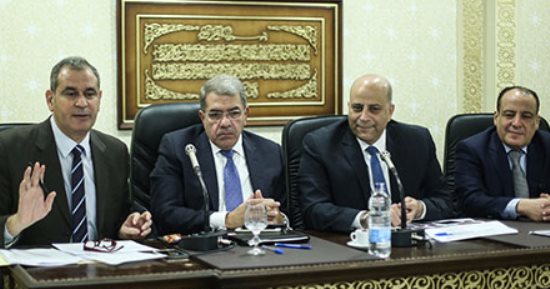 وزير المالية: وقف التعامل بالشيكات الورقية فى الوزارات نهاية الشهر الجارى (صور)