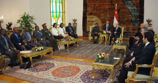 مصر وزامبيا تتفقان على استغلال عضويتهما بمجلس السلم والأمن لصالح أفريقيا (صور)