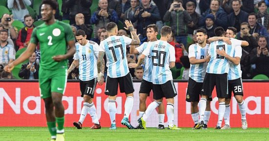 شاهد.. الأرجنتين تتقدم على نيجيريا 2-1 فى الشوط الأول