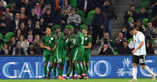 شاهد.. نيجيريا تعود بريمونتادا رائعة أمام الأرجنتين وتهزمها 4-2 وديا