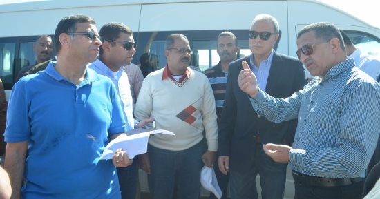 محافظ قنا يتفقد الموقع المخصص لمحطة الغاز الطبيعى بمدينة الوقف
