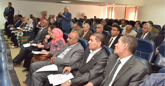 محافظ أسيوط يخصص أرض لإنشاء مدرسة ومبنى للضرائب العقارية وسجل مدنى 