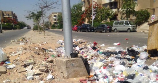 قارئ يشارك بصور تدهور الحى 11 بأكتوبر وانتشار القمامة