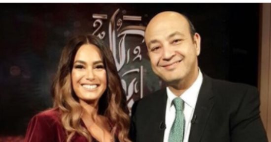 هند صبرى تنشر صورتها مع الإعلامى عمرو أديب عقب حوارها معه أمس