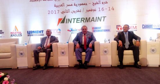 صور.. حسن راتب: صناعة الأسمنت أحد أسباب النهضة العمرانية فى العالم