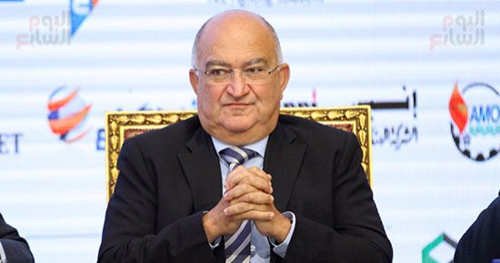 "صناعة البرلمان": نواجه مشكلات مع بعض الجهات حول قانون التنمية الصناعية (صور)