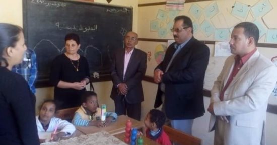 صور.. رئيس مدينة رأس غارب يتفقد مدرسة  التربية الفكرية الخاصة 