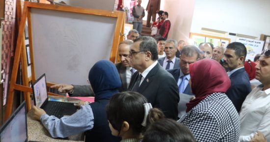 محافظ الفيوم يفتتح أعمال تطوير مسرح مديرية التربية والتعليم