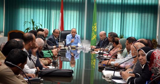 محافظ القليوبية يلتقى مديرا بنك مصر والصندوق الإجتماعى لتوفير قروض للشباب