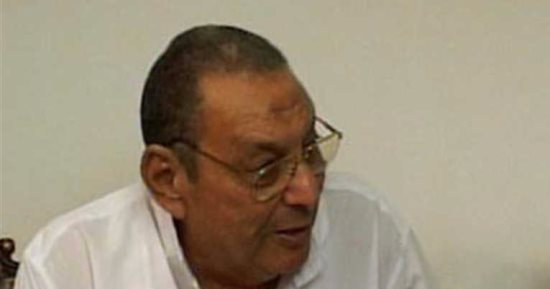 لازم تعرف.. رئيس الأهلى يهدى سلسلة مفاتيح ذهبية للاعب الترسانة