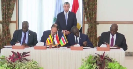 مصر تنهى الصراعات المسلحة بجنوب السودان.. التوقيع على إعلان القاهرة لتوحيد الحركة الشعبية لتحرير السودان.. المخابرات العامة تنسق مع الأطراف المعنية.. والموقعون: نثمن جهود السيسي والاتفاق يسرع وتيرة إنهاء الحرب