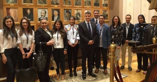 "الهجرة" تنظم زيارة لأبناء المصريين بالخارج المشاركين بمنتدى شباب العالم للبرلمان