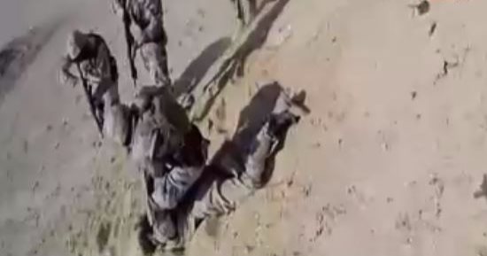 عماد اديب يعرض لقطات حية للحظة القبض على الإرهابى الأجنبى بالواحات