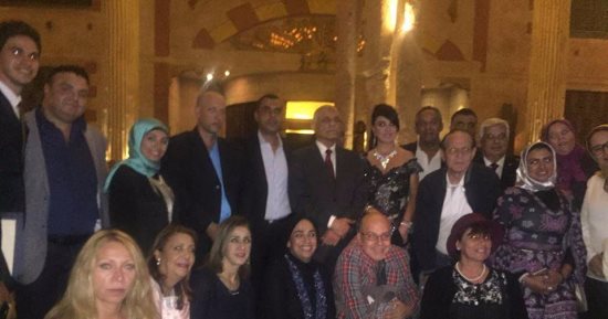 صور.. سكرتير المحافظة يتفقد أعمال الفنانين فى ختام كرنفال مصر بشرم الشيخ