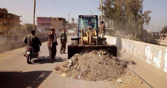 رفع 90 طن قمامة ونواتج تطهير فى حملة مكبرة بالمنوفية