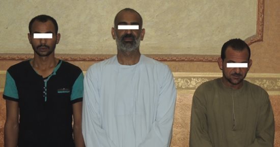 ضبط عصابة بالظهير الصحراوى الشرقى استولت على ربع مليون جنيه من البريد