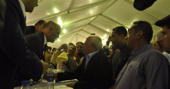 محافظ بورسعيد يدلى بصوته فى انتخابات النادى المصرى