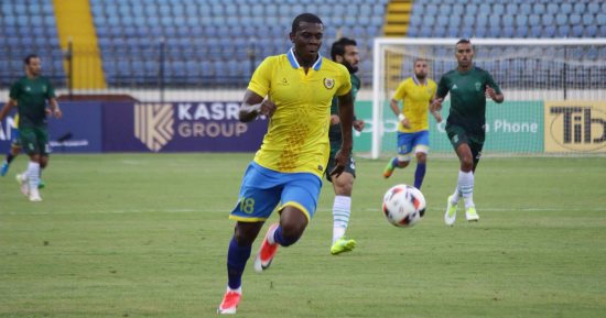 الأهلى يزاحم الزمالك بالبحث عن ثغرة فى عقد كالديرون مع الإسماعيلى