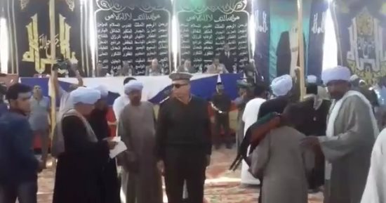 صور.. جلسة صلح تنهى خصومة ثأرية بين عائلتين فى إدفو شمالى أسوان