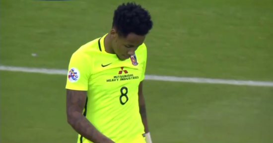 أوراوا يتقدم على الهلال وسط جماهيره بعد 6 دقائق من نهائى أبطال آسيا