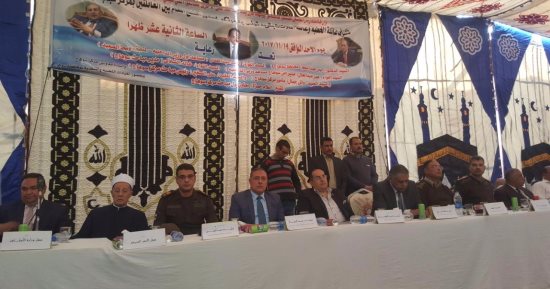 فيديو.. الكفن ينهى خصومة ثأرية عمرها 5 سنوات بحضور محافظ ومدير أمن سوهاج