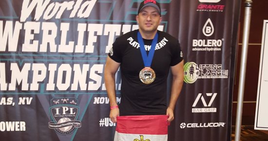 "وان مان شو".. لاعب "Power-lifting" وسافر وجاب ميدالية ذهبية لمصر والاتحاد "الحاضر الغائب"