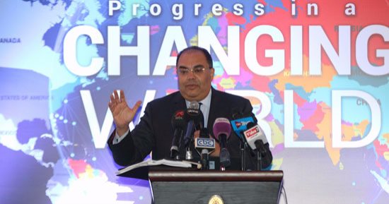 محمود محى الدين: تحرير سعر الصرف إجراء حتمى ومعدل الإدخار بمصر لا يتجاوز 8%