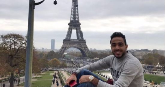 صور.. كهربا فى جولة أمام برج أيفل بفرنسا 