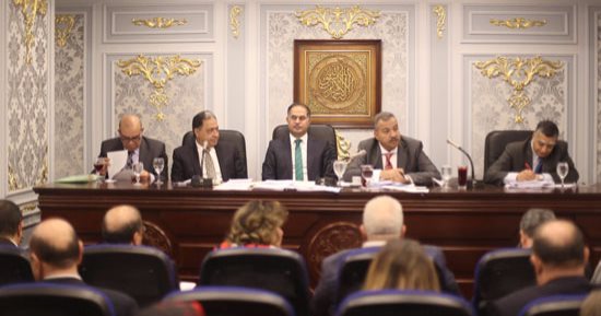 الحكومة: نظام التأمين الصحى حاليا خاسر.. والهيئة بالقانون الجديد هادفة للربح