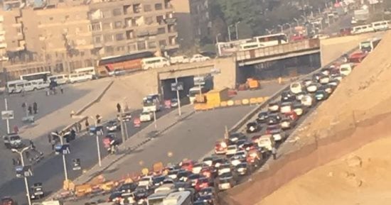 صور.. زحام شديد بالمعادى والأوتوستراد بعد غلق نفق الزهراء