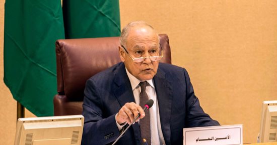 أبو الغيط يحذر من أزمة مالية قد تواجه الجامعة العربية لتوقف دول أعضاء عن مساهماتها المالية.. ويؤكد: غالبية الدول لم تسدد دولارا واحدا من حصتها فى ميزانية 2018.. ومن بينها دول كبيرة لها النسب الأكبر فى الميزانية