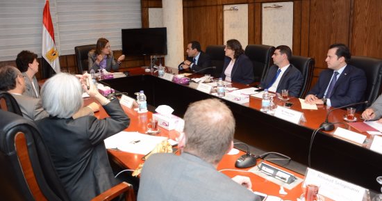 وزيرة التخطيط تجتمع بوفد البنك الدولى لبحث سبل التعاون فى عدد من الملفات