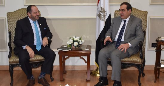 طارق الملا يلتقى رئيس جمعية البترول العالمية