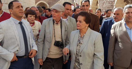 محافظ البحيرة وحفيد شامبليون يزوران مكتبة الإسكندرية