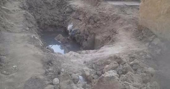 اضبط مخالفة.. مياه صرف وأعمال حفر فى أهم ميدان بالوادى الجديد