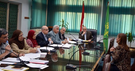 محافظ القليوبية يجتمع باللجنة العليا للقيادات لاختيار رؤساء القرى